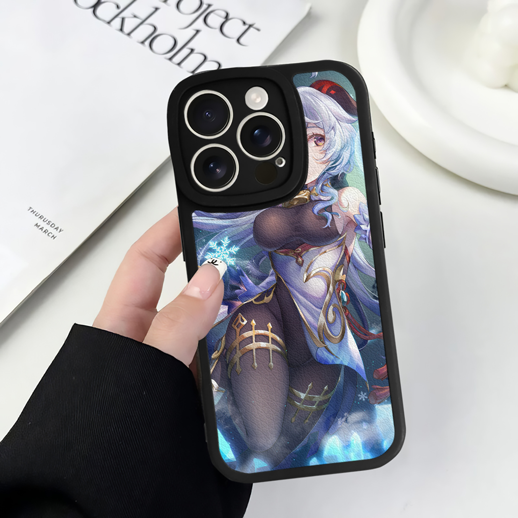 げんし神 genshin 【iPhone 16シリーズ対応】シリコンスマホケース（レザー調） 材質：シリコン